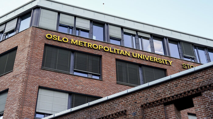Bildet viser et skilt hvor det står Oslomet.