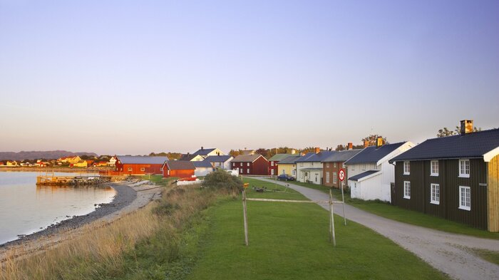 Bildet viser Sjøgata i Ørland.