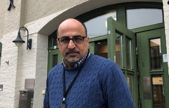 Abudayya foran inngangen til VID