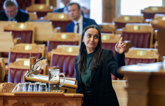 Seher Aydar (R) i stortingets spørretime.