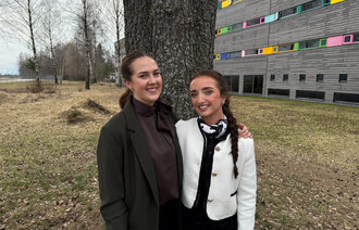 Bilde av studentleder Martine Kjenslie Lund og nestleder Hannah Louise Schulstad