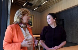bildet viser Christine Meyer og Marte Monstad