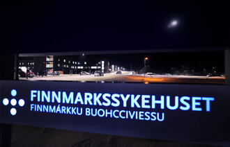 Bildet viser sykehuset i Kirkenes.