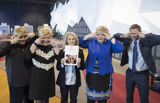Bildet viser kulturminister Trine Skei Grande, finansminister Siv Jensen, eldreminister Åse Michaelsen, statsminister Erna Solberg og helseminister Bent Høie.