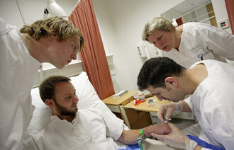 sykepleierstudenter i undervisning Bildet viser sykepleiere i undervisning