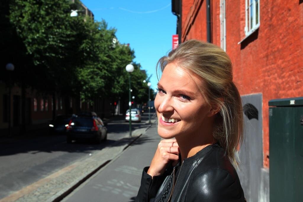 Det er mange årsaker til at folk blir det de blir. For Frøya Marie Vinjar Eid ble en sykdomsperiode utslagsgivende. Bildet viser sykepleier Frøya Marie Vinjar Eid.