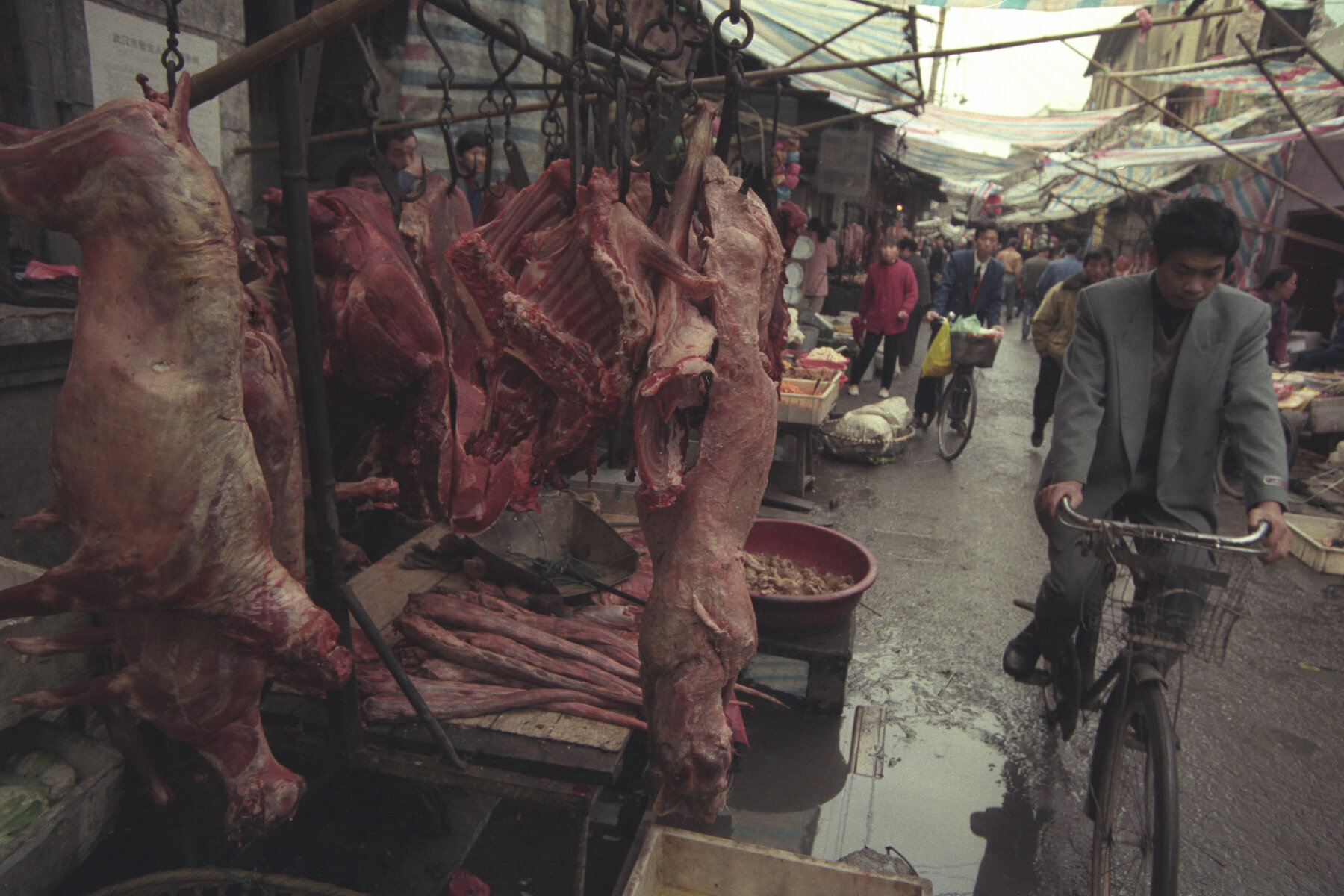 Våtmarked i Wuhan Bildet er fra våtmarkedet i Wuhan, tatt i april 2020