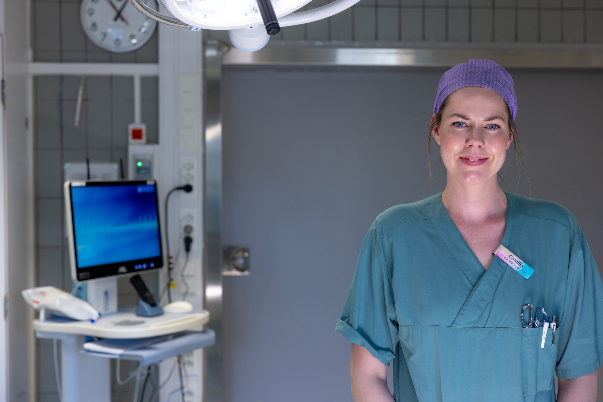 Camilla Gulbrandsen Dahlen. Bildet viser Camilla Gulbrandsen Dahlen på en operasjonsstue.