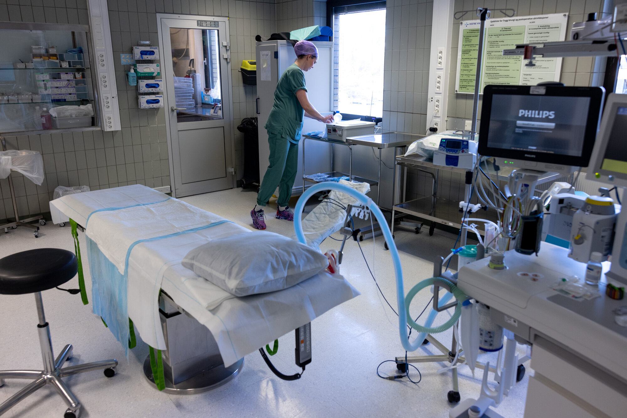Camilla Gulbrandsen Dahlen Bildet viser Camilla Gulbrandsen Dahlen på operasjonsstuen.