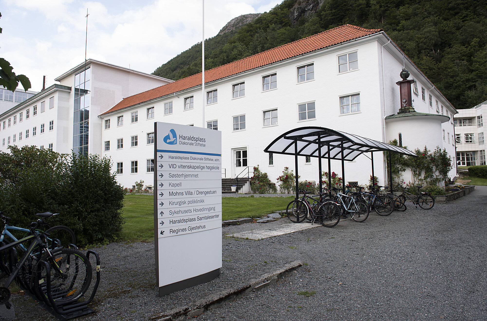 Bildet viser eksteriøret på Haraldsplass Diakonale sykehus i Bergen.