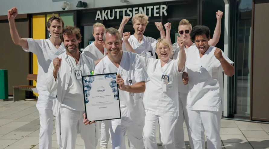 Bildet viser ansatte ved Akuttsenteret på Sykehuset Vestfold.