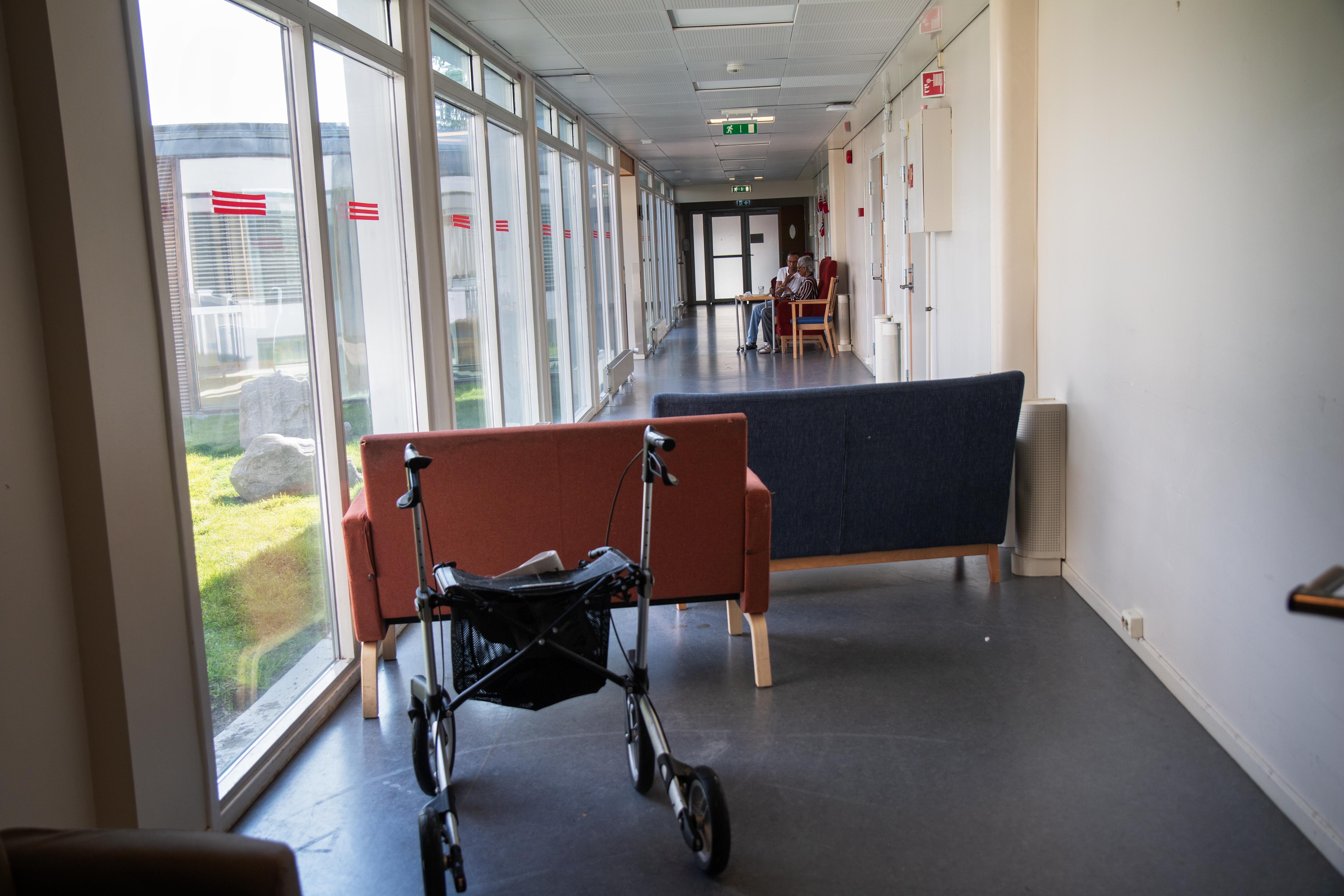 Bildet viser korridor på sykehjemmet