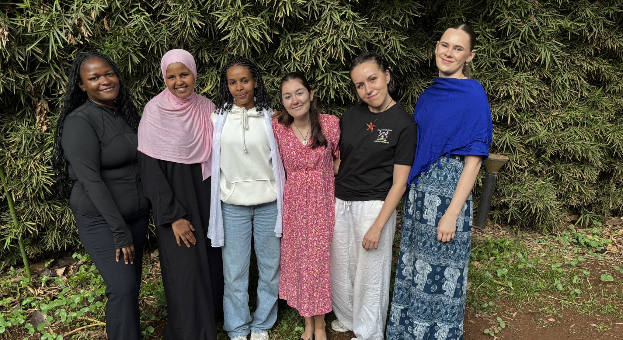 Bildet viser norske sykepleierstudenter som er på utveksling i Uganda