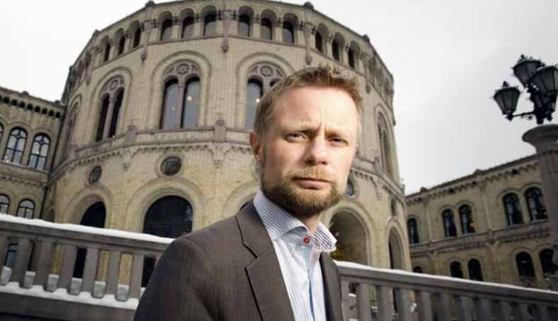 Helseminster Bent Høie utenfor Stortinget Bent Høie utenfor Stortinget.