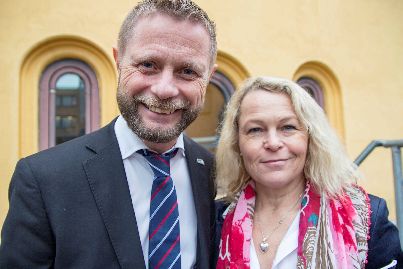Bildet viser Bent Høie og Åse Michaelsen.