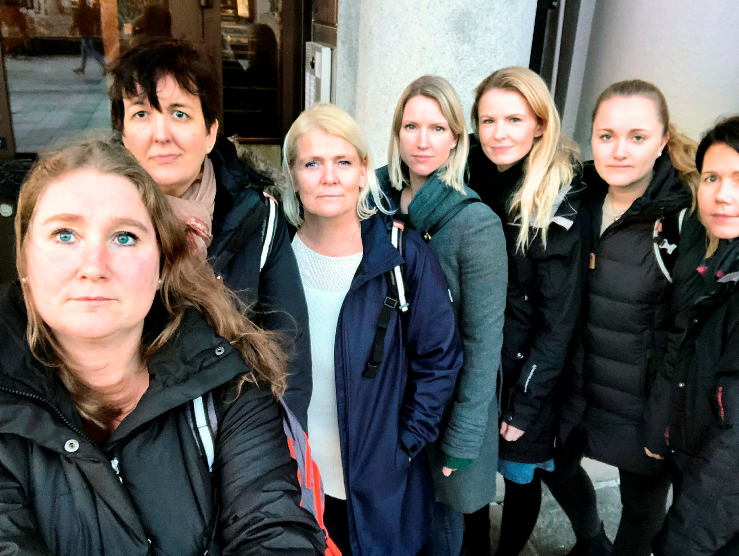 Linn Trehag, Ingrid Gromholt, Janniche Ølversø, Inger-Marie Larsen, Nina-Margrethe Bjaarstad, Christina Plyhn Mikkelsen og Linda Fammestad. Sykepleiere i streik i Bergen: Linn Trehag, Ingrid Gromholt, Janniche Ølversø, Inger-Marie Larsen, Nina-Margrethe Bjaarstad, Christina Plyhn Mikkelsen og Linda Fammestad.