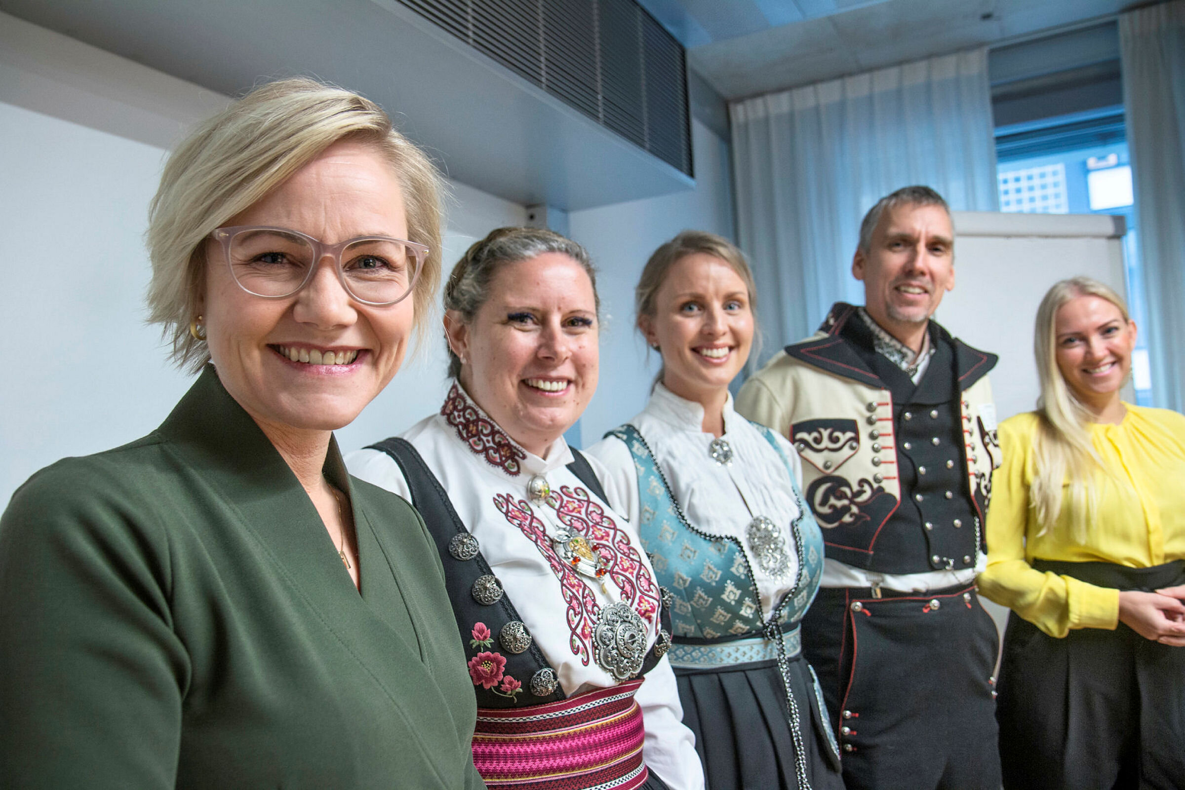Helseminister Ingvild KjerkolJan, Birte Marten Oswald, AKS-sykepleier i Midt-Telemark kommune, Kine Myhre-Nilsen, AKS-sykepleier i Drammen kommune, Eilert Pedersen, AKS-sykepleier i Notodden kommune og NSF-leder Lill Sverresdatter Larsen