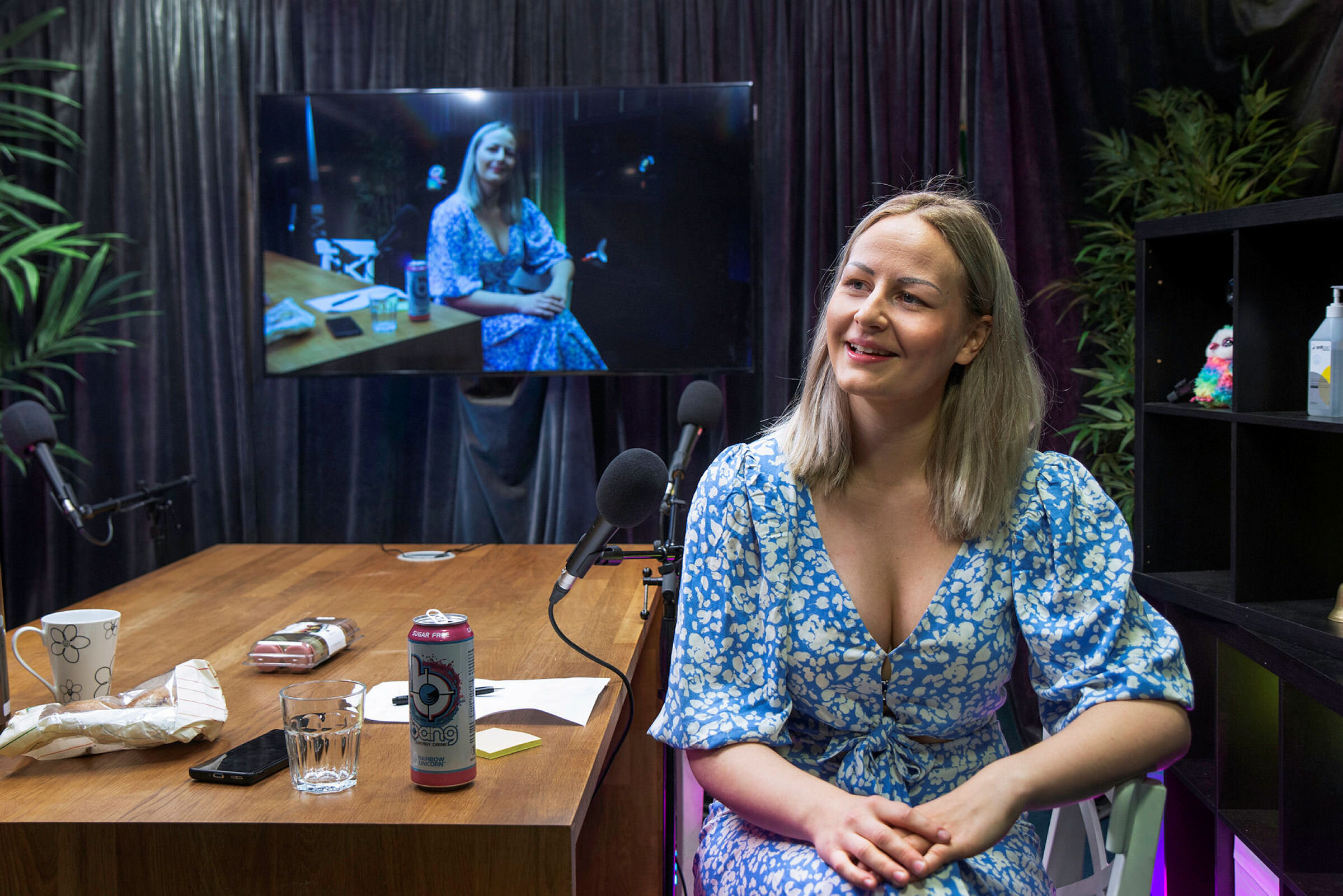 Helene Dahl Karlsen Sykepleier Helene Dahl Karlsen lager podkast. Hjelp, jeg er sykepleier. Gjester er Julie Vedal og Elise Ameli Meling. Philip Østli er samboer og tekniker