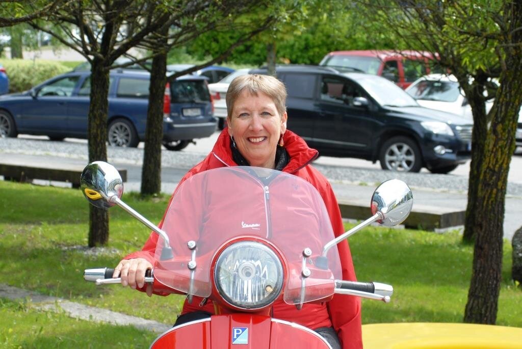 Ifølge Mirjam Lukasse er det ingen grunn til at helsepersonell behøver å kvie seg for å spørre gravide om de er utsatt for vold. Bildet viser professor i jordmorfag ved HiOA, Mirjam Lukasse.