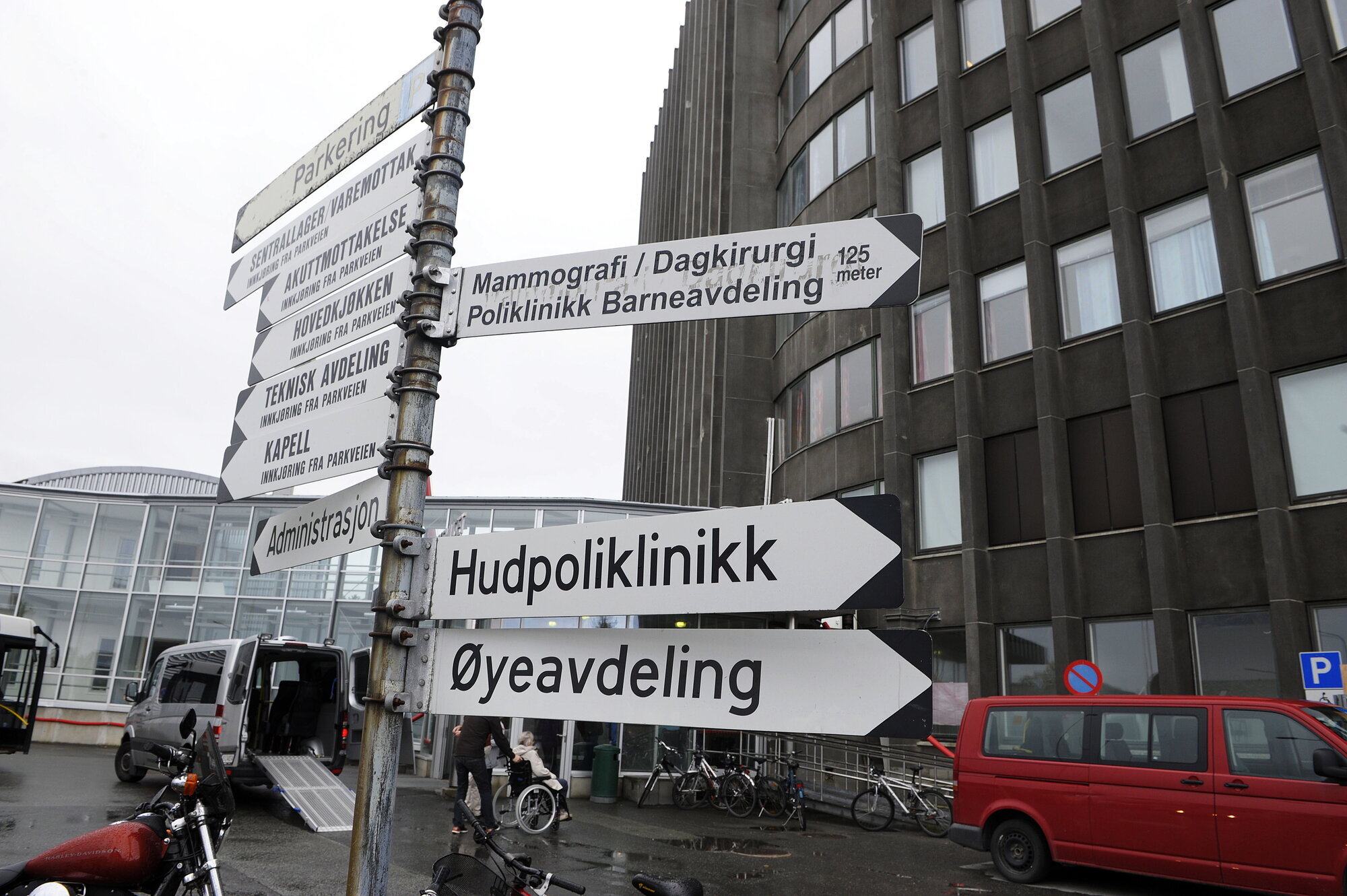 Andelen mannlige sykepleiere varierer kraftig fra fylke til fylke og fra helseforetak til helseforetak. Eksteriør fra Nordlandssykehuset i Bodø.