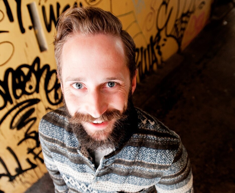 alternativ behandling Bildet viser Paul Joakim Sandøy