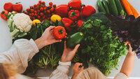 Bildet viser en rekke vegetariske matvarer