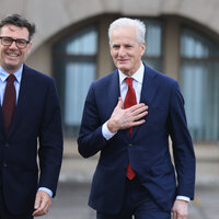bilde av andy burnham og jonas gahr støre