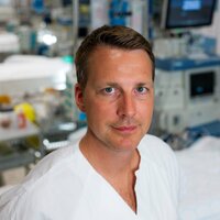 Bildet viser Knut Magne Kolstadbråten på en traumestue.